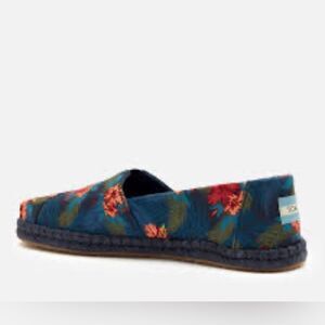 TOMS Alpargata Women's Size 9
Shoes Blue Floral Slip On
Espadrille Comfort Flats